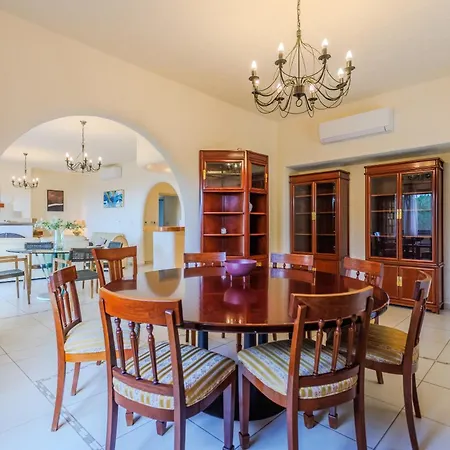 Resitour - Kamares Village Villa Paphos