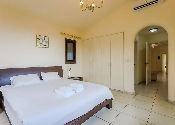 Resitour - Kamares Village